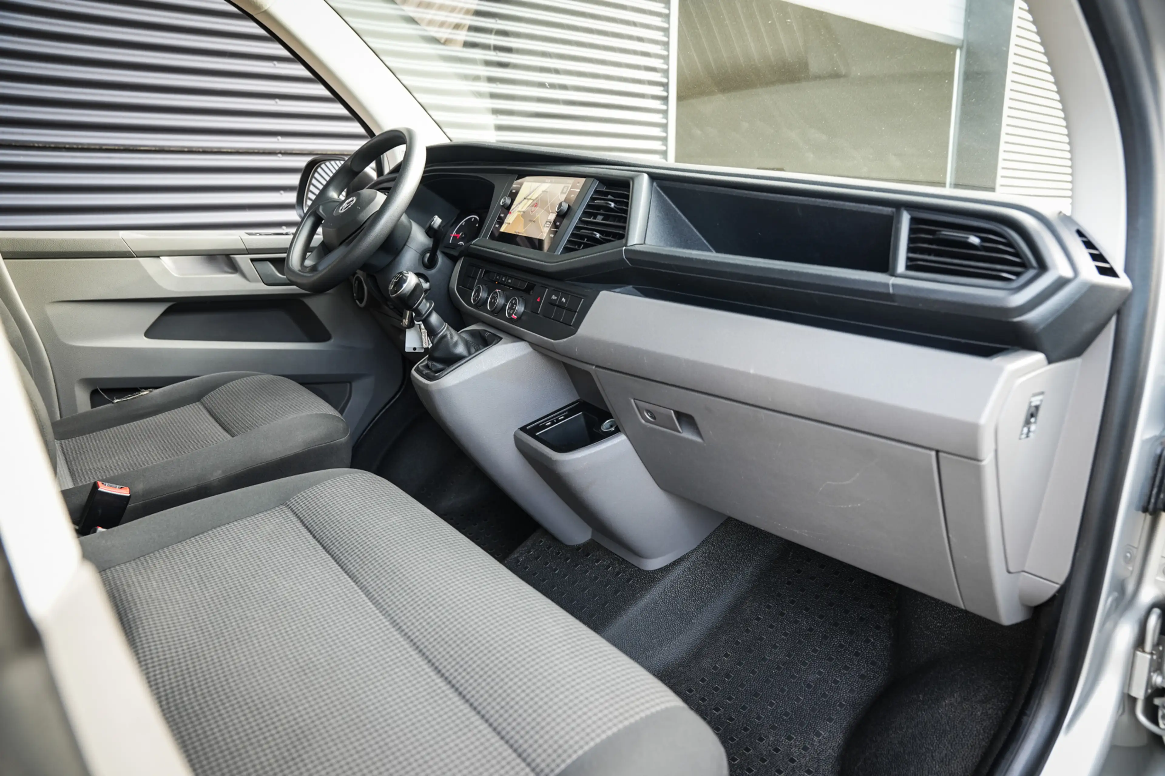 Volkswagen Transporter 2.0 TDI L1H1 28 Comfortline | Navi | Bluetooth | M — photo 9