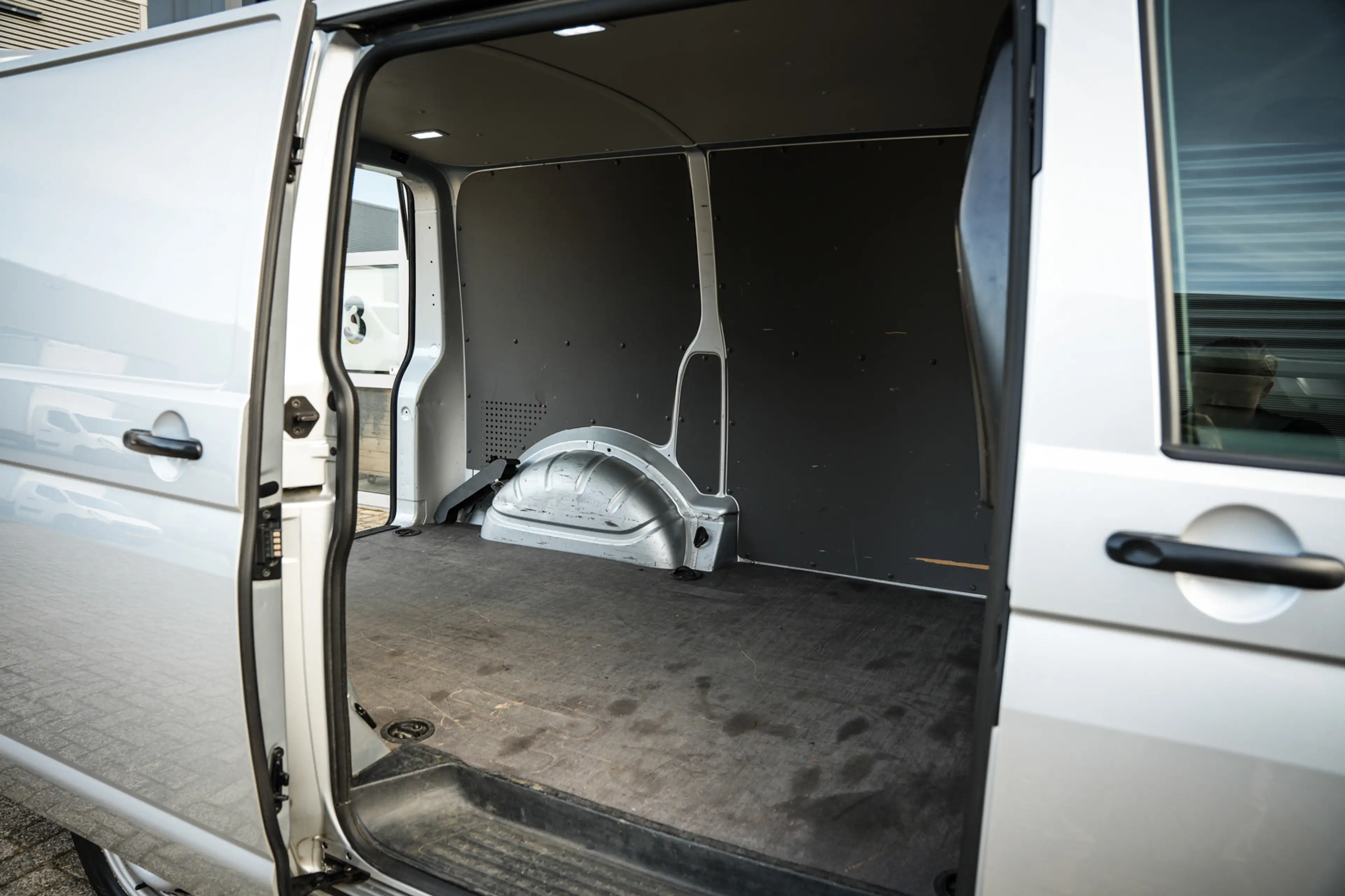 Volkswagen Transporter 2.0 TDI L1H1 28 Comfortline | Navi | Bluetooth | M — photo 11