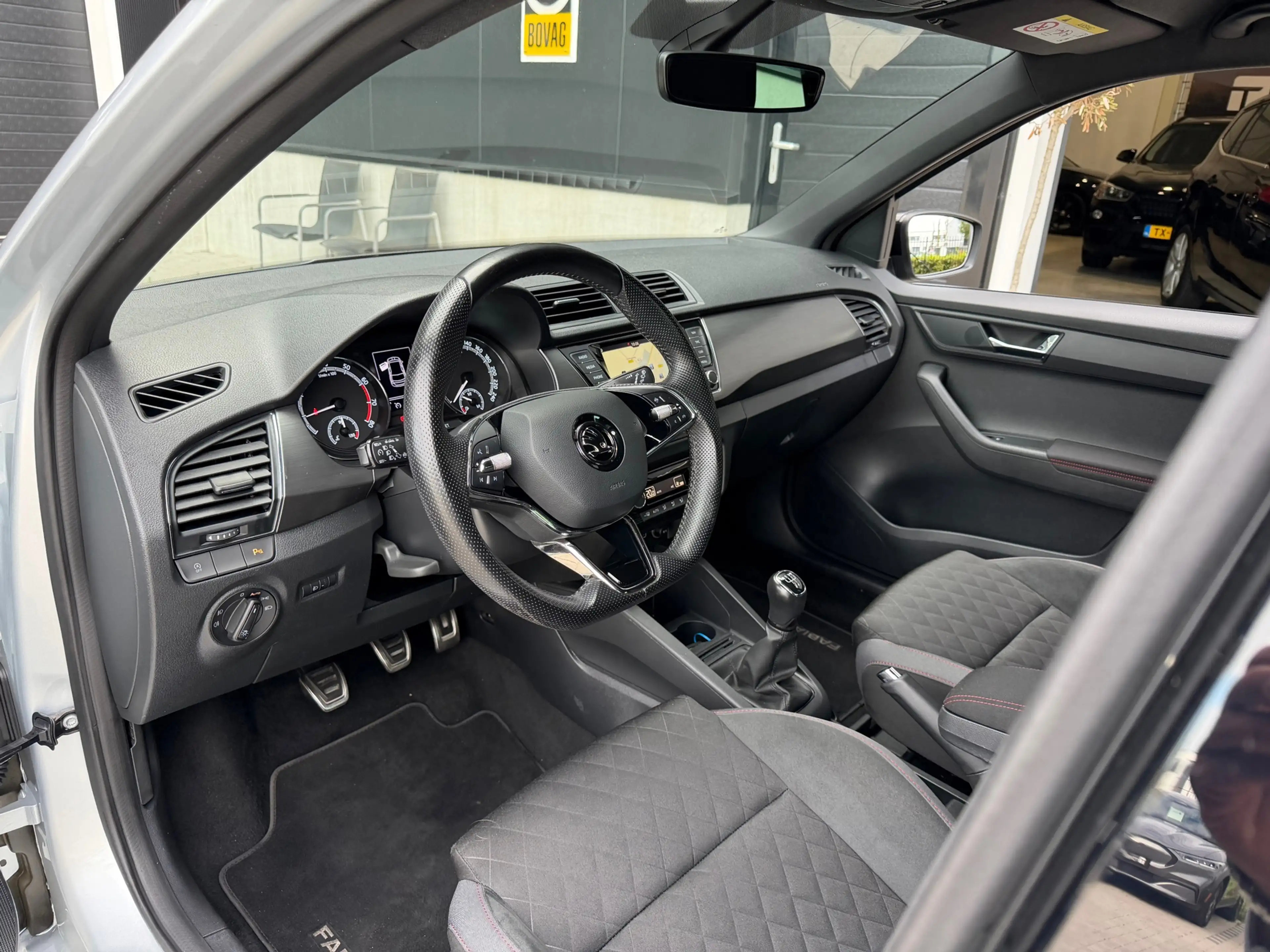 Skoda Fabia 1.0 TSI Sport / Trekhaak / Stoelverwarming / ACC / — photo 12