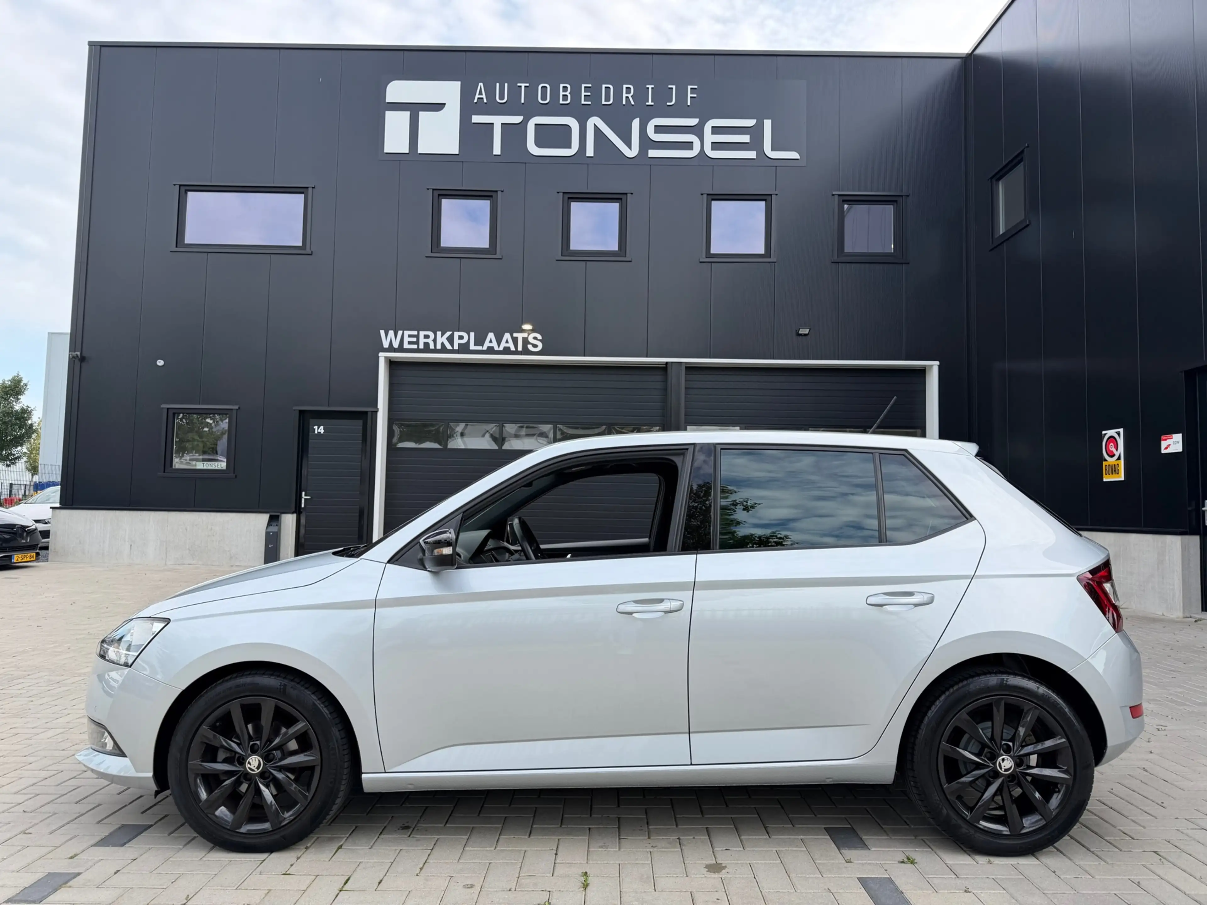 Skoda Fabia 1.0 TSI Sport / Trekhaak / Stoelverwarming / ACC / — photo 2