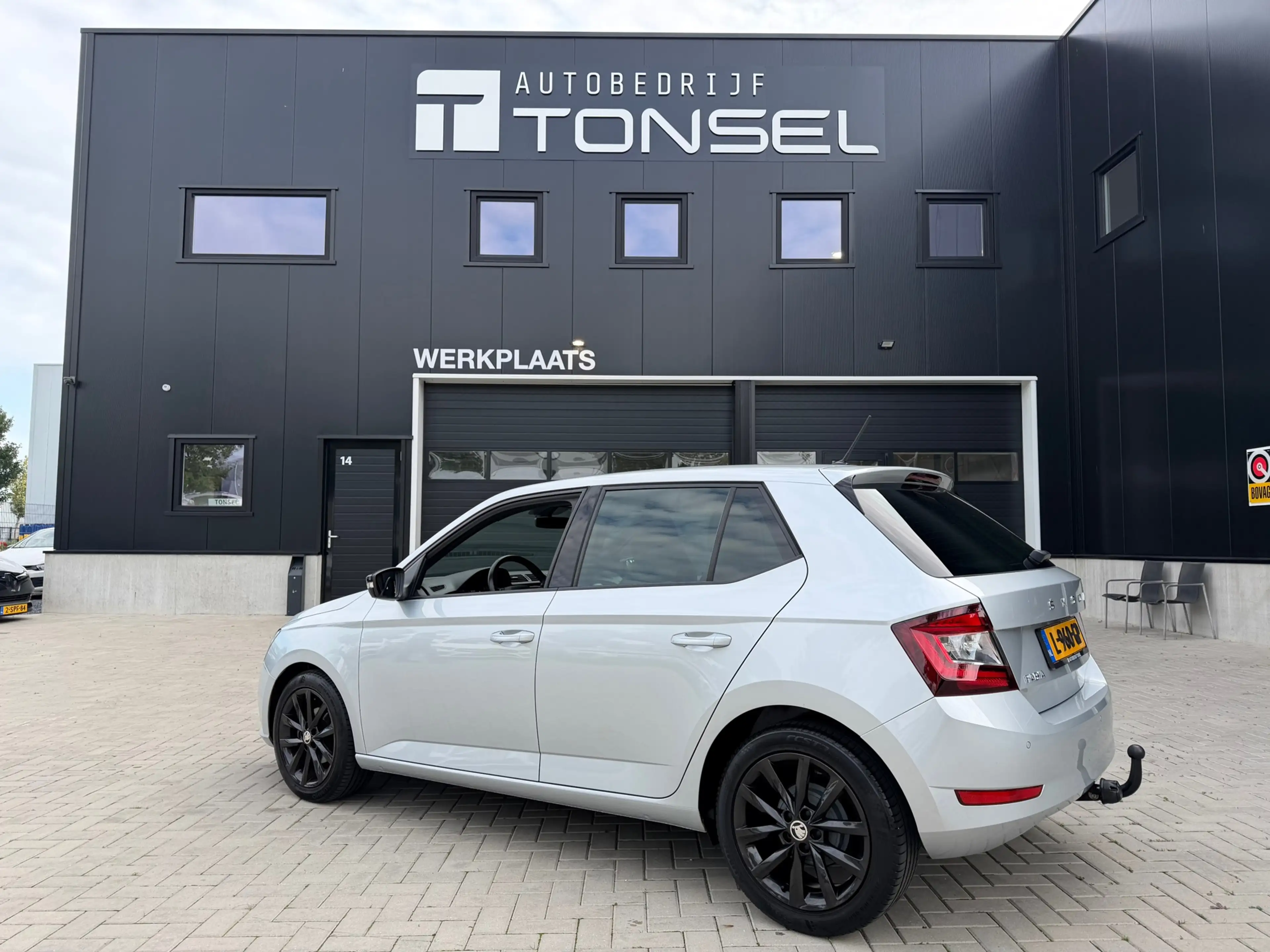 Skoda Fabia 1.0 TSI Sport / Trekhaak / Stoelverwarming / ACC / — photo 3