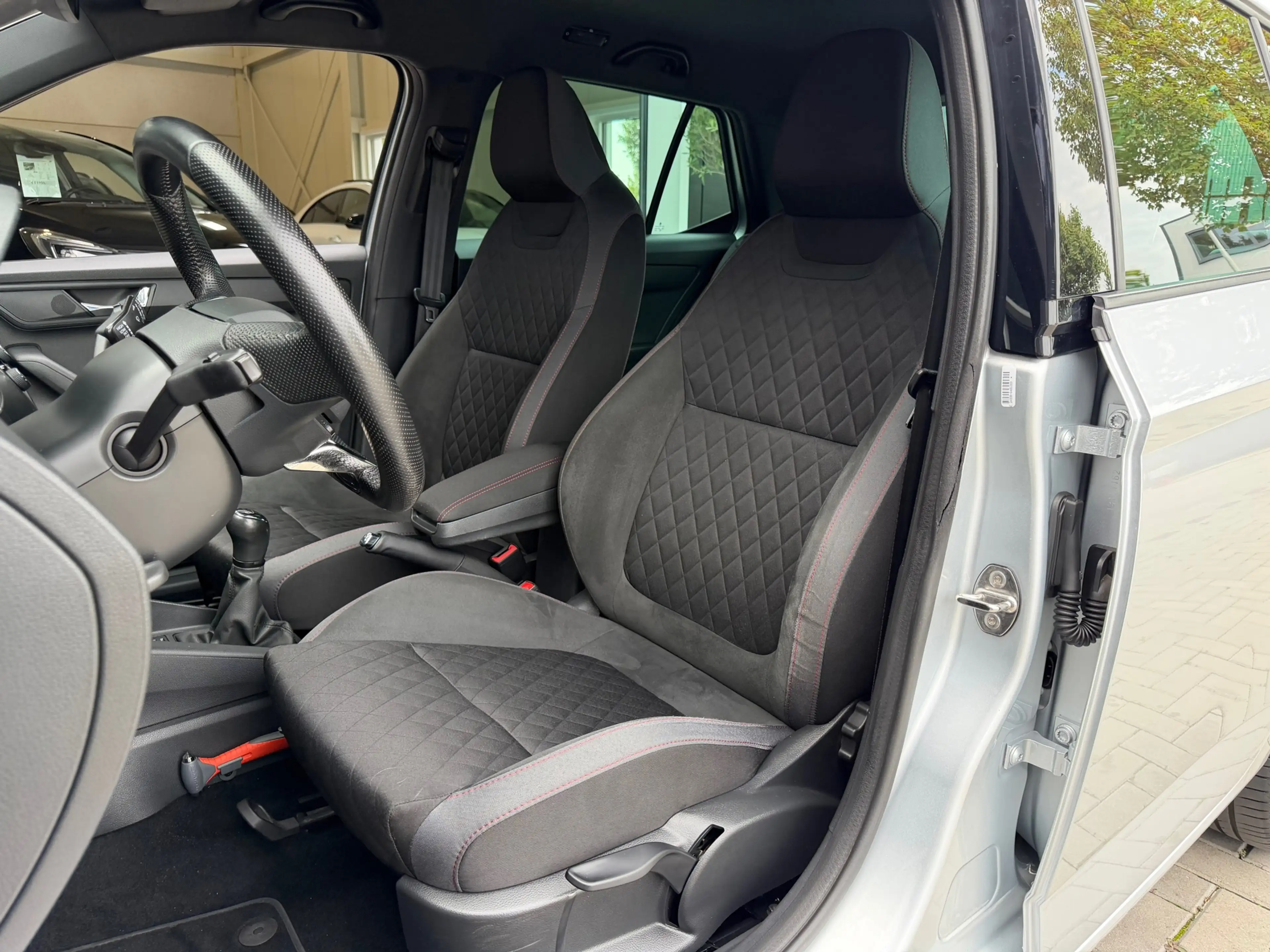 Skoda Fabia 1.0 TSI Sport / Trekhaak / Stoelverwarming / ACC / — photo 13