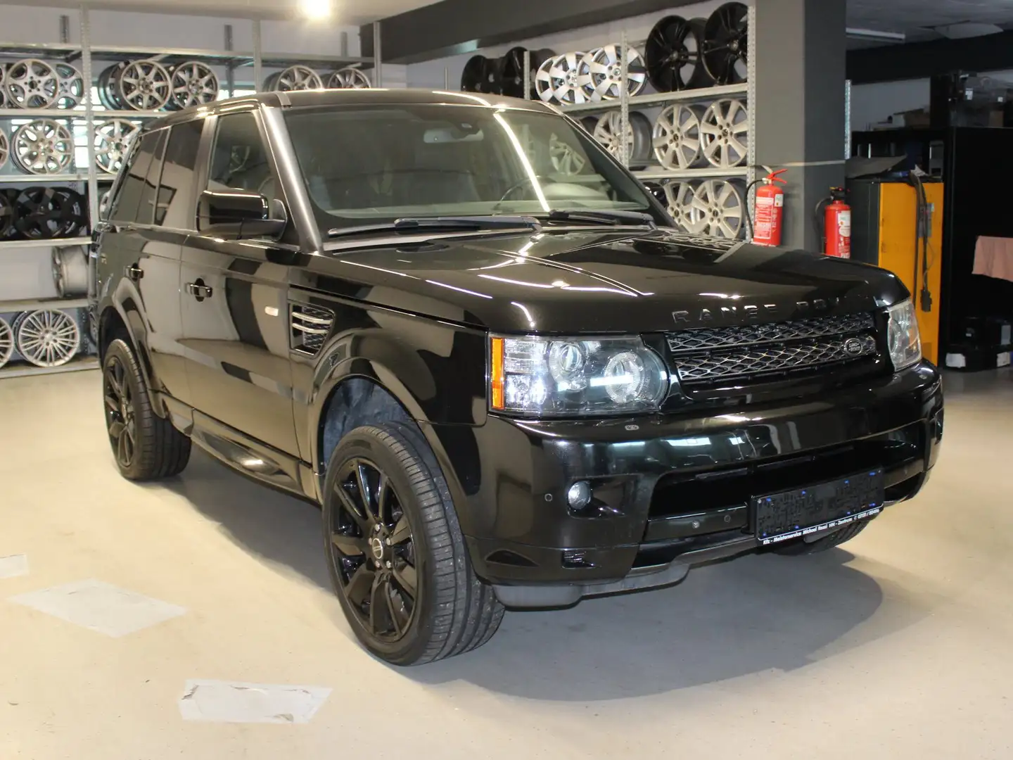 Land Rover Range Rover Sport SDV6 SE*NAVI*CAM*PDC*S-DACH*AHK*KEYLESS*B-XENON Noir - 2