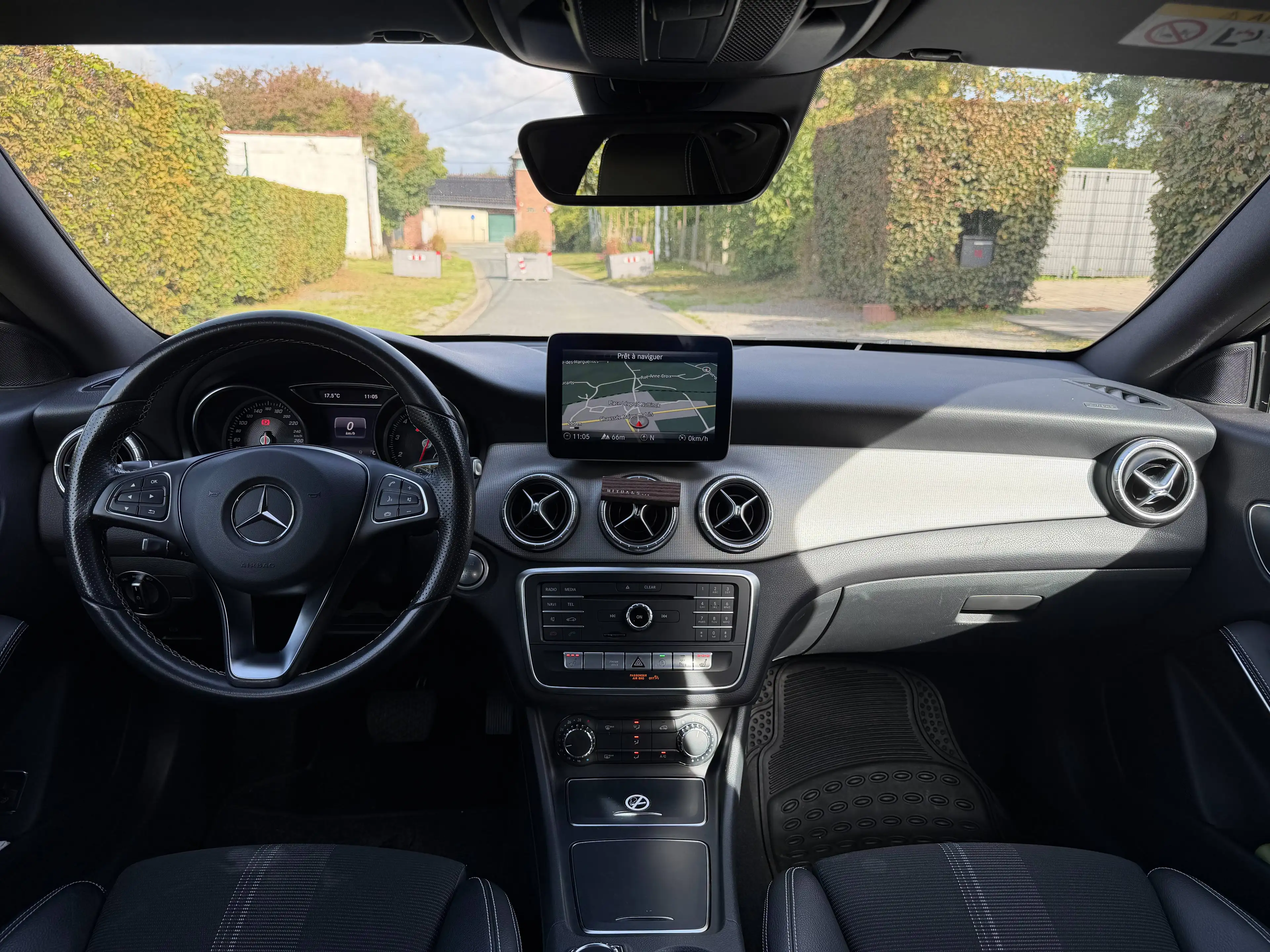 Mercedes-Benz CLA 180 PACK AMG - GARANTIE 12M - 3a — photo 9