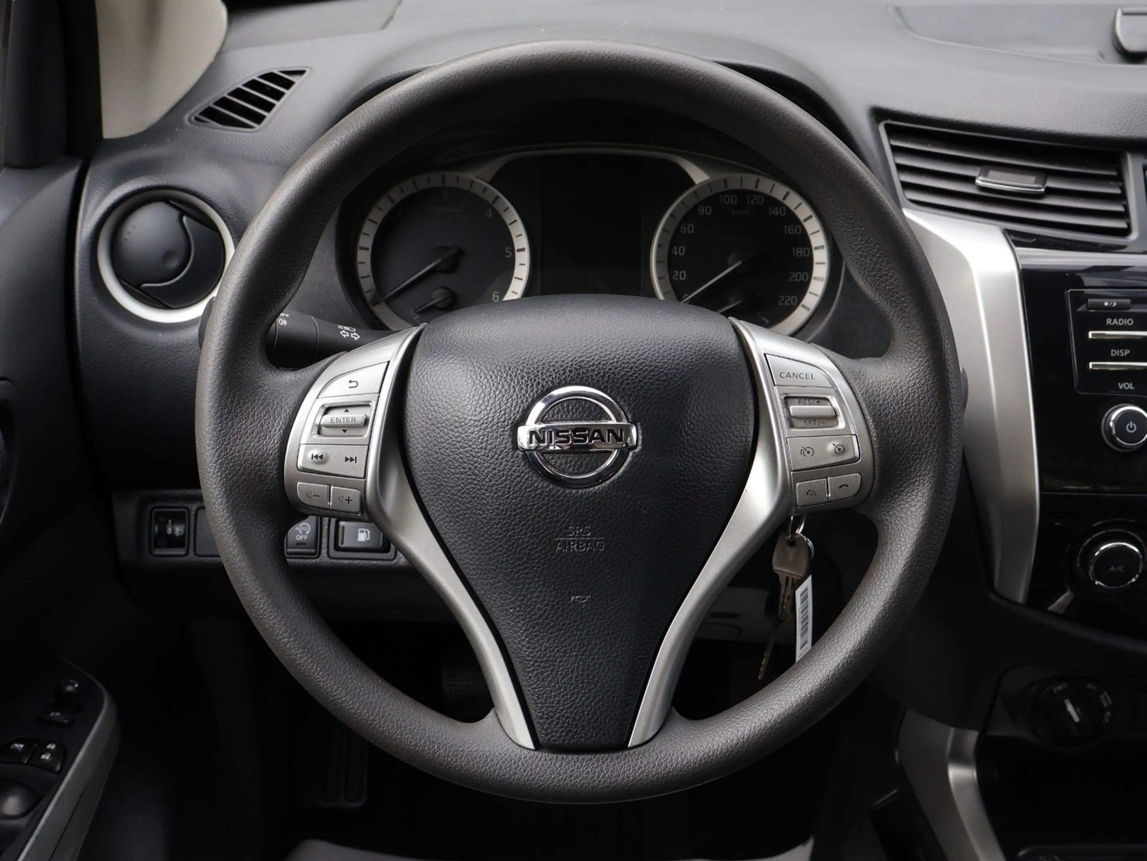 Nissan Navara NP300 Acenta Double Cab 4x4 MwSt-AHK-SHZ — photo 15