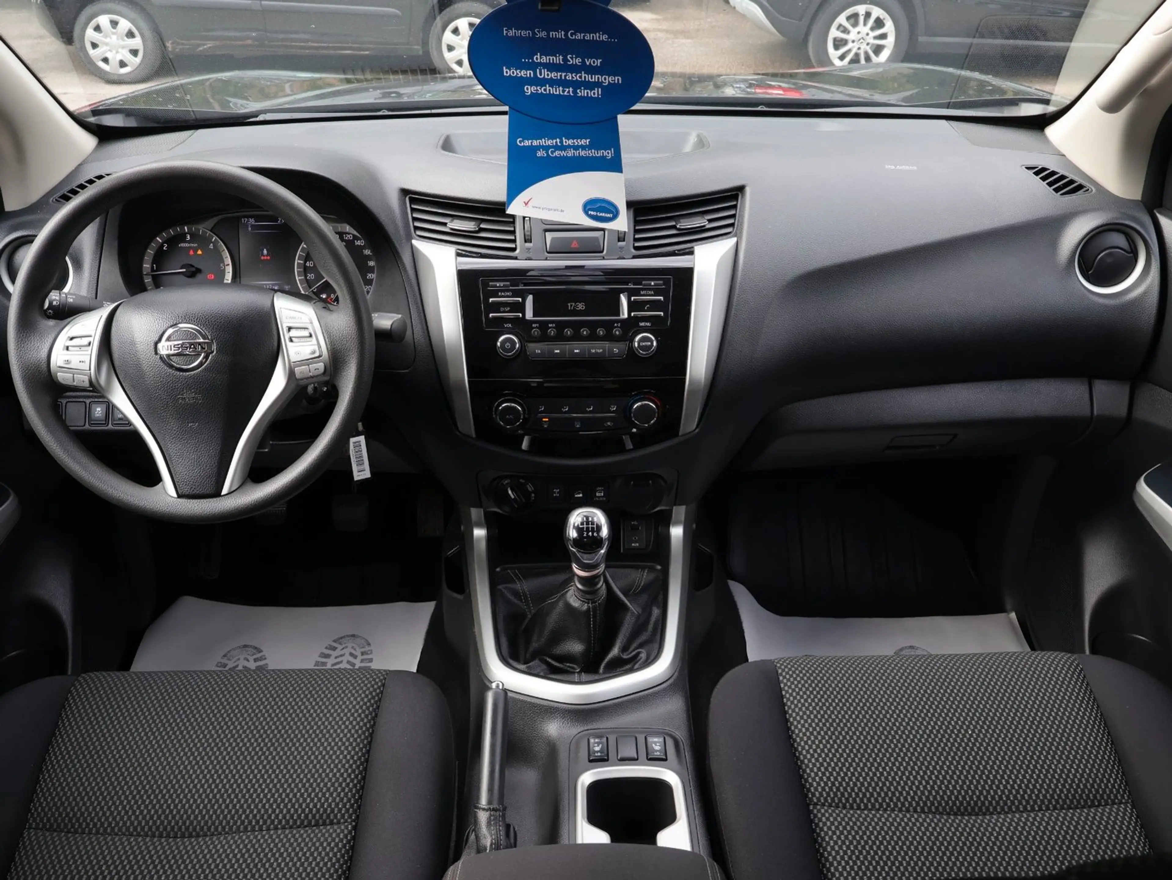 Nissan Navara NP300 Acenta Double Cab 4x4 MwSt-AHK-SHZ — photo 9