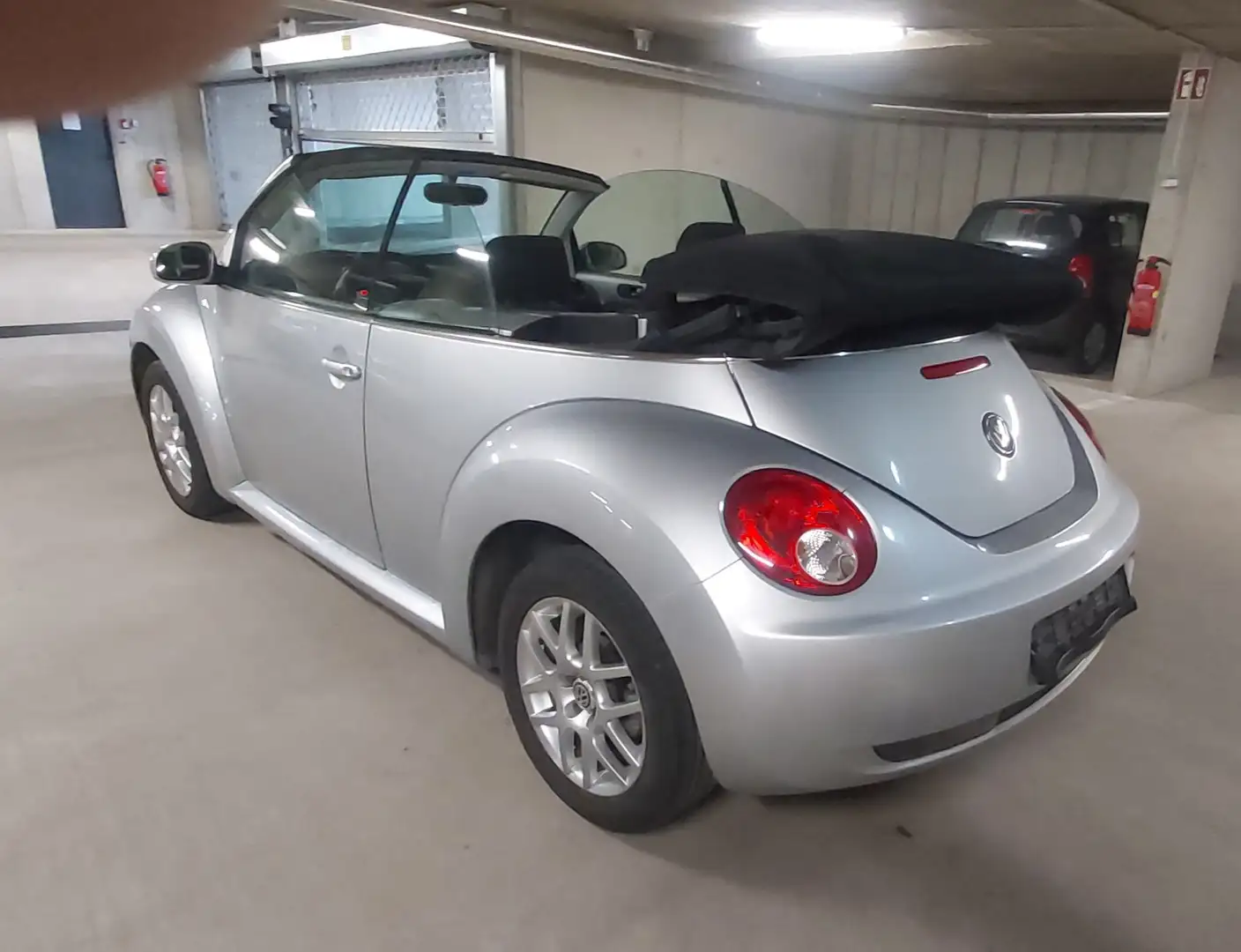 Volkswagen Beetle Beetle Cabriolet 1,4, Pickerl bis 06/2026 Silber - 2