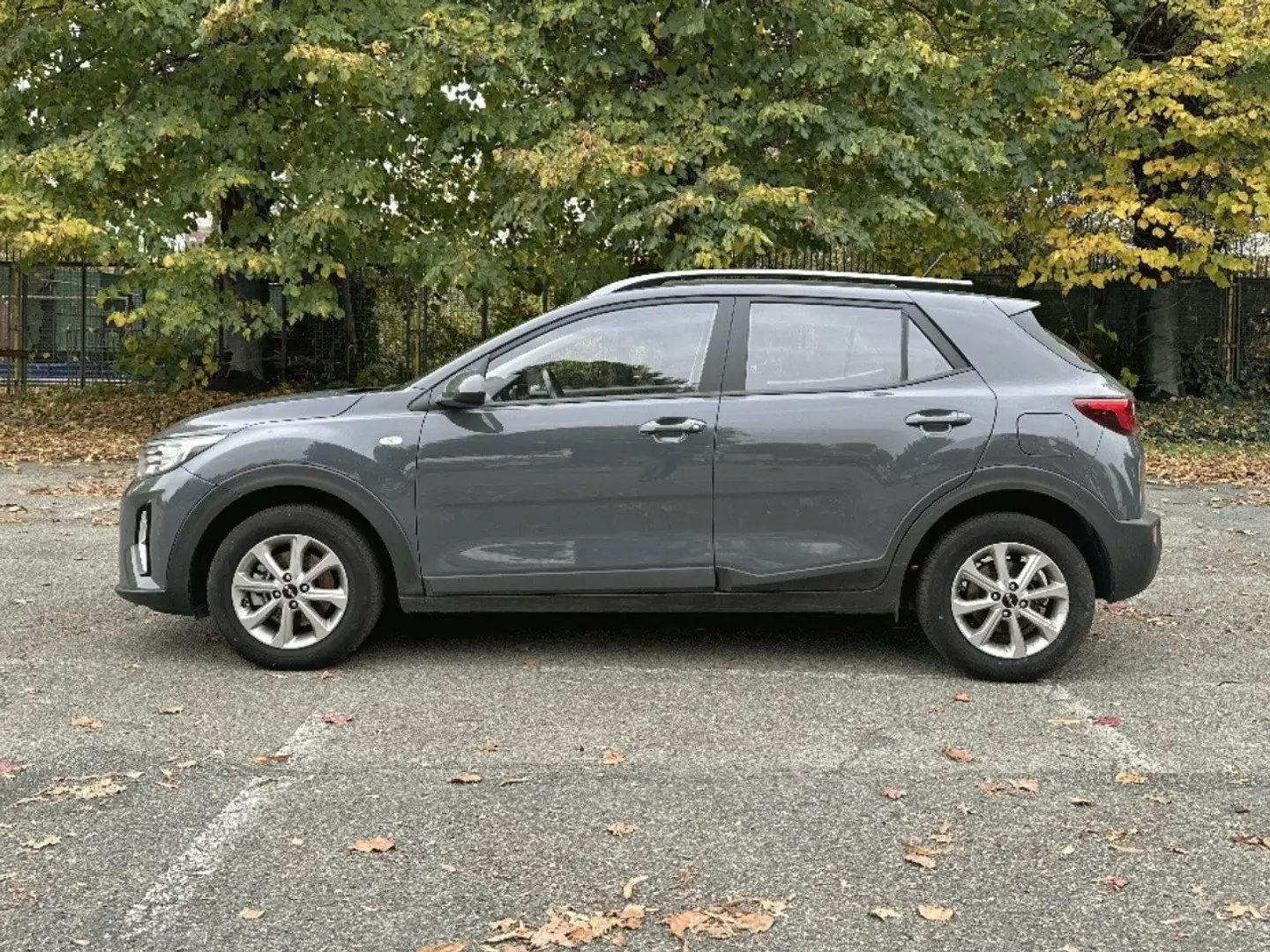 Kia Stonic 1.2 DPI URBAN Noir - 2