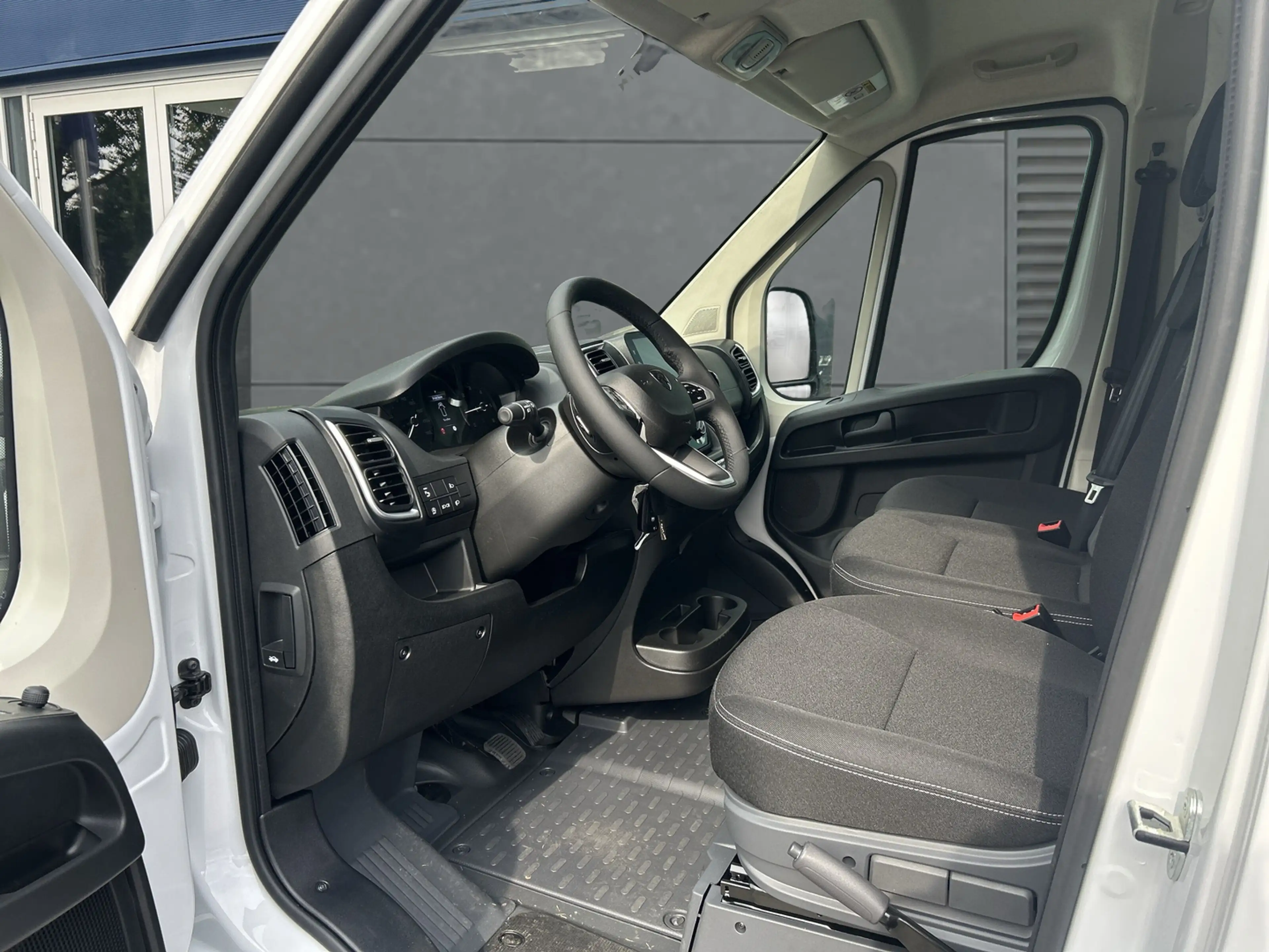 Peugeot Boxer Boxer 2.2 BlueHDi 140 L2H2 Autm. — photo 7