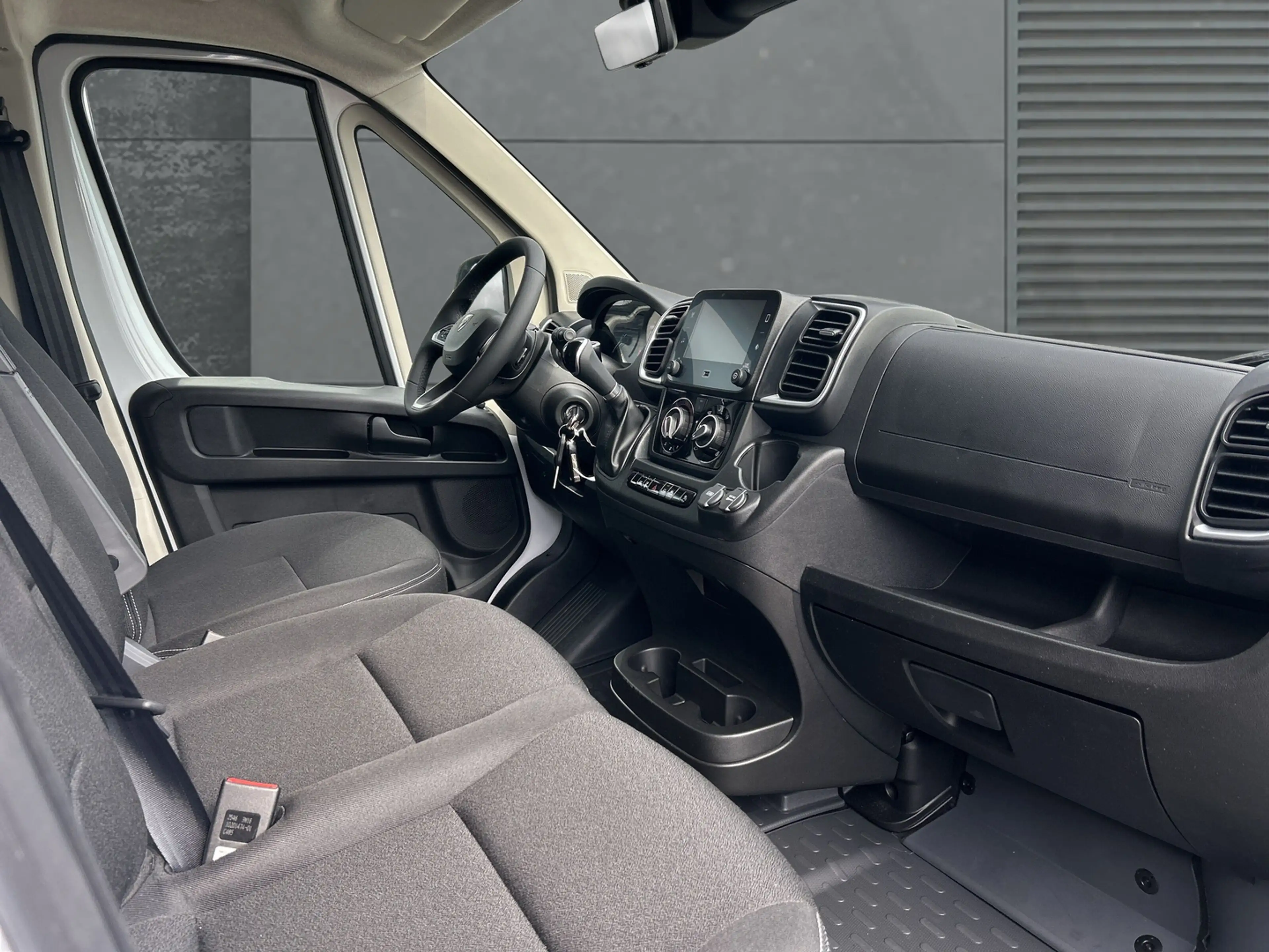 Peugeot Boxer Boxer 2.2 BlueHDi 140 L2H2 Autm. — photo 8