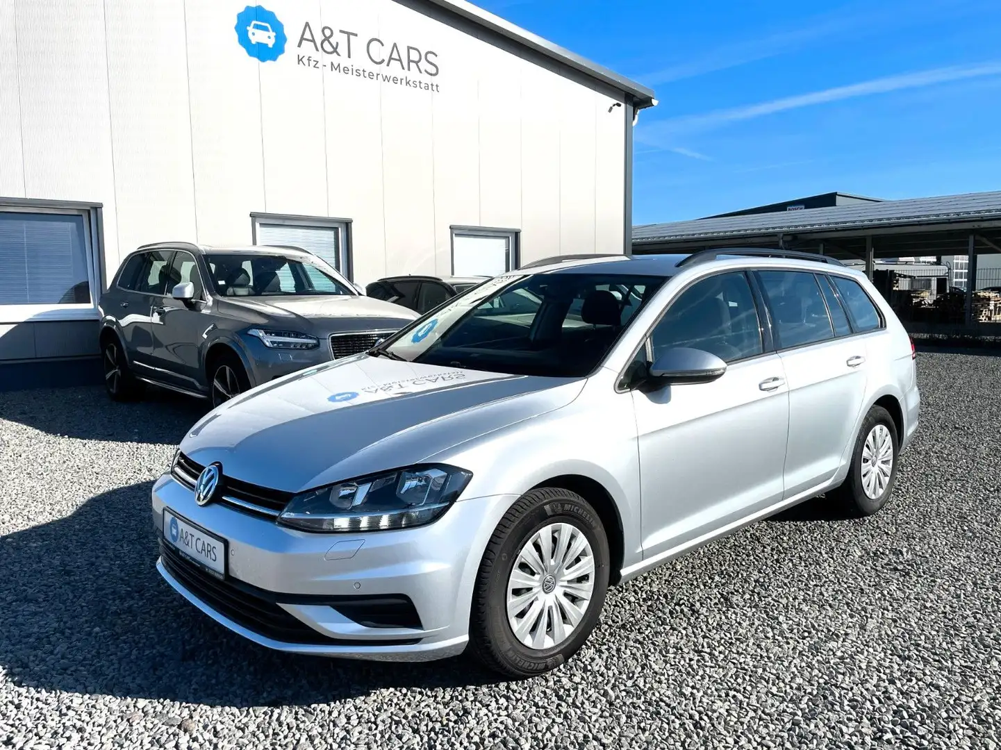 Volkswagen Golf VII Variant/1. Hand/AHK schwenkbar/Sitzheiz Silber - 1