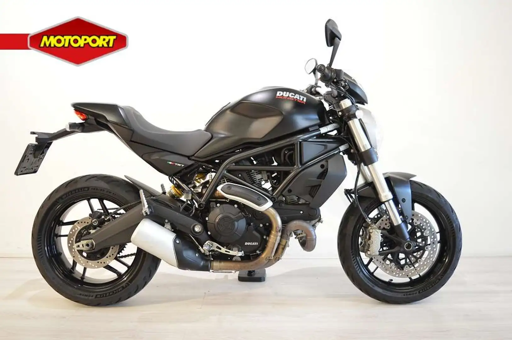 Ducati Monster 797 PLUS Schwarz - 1