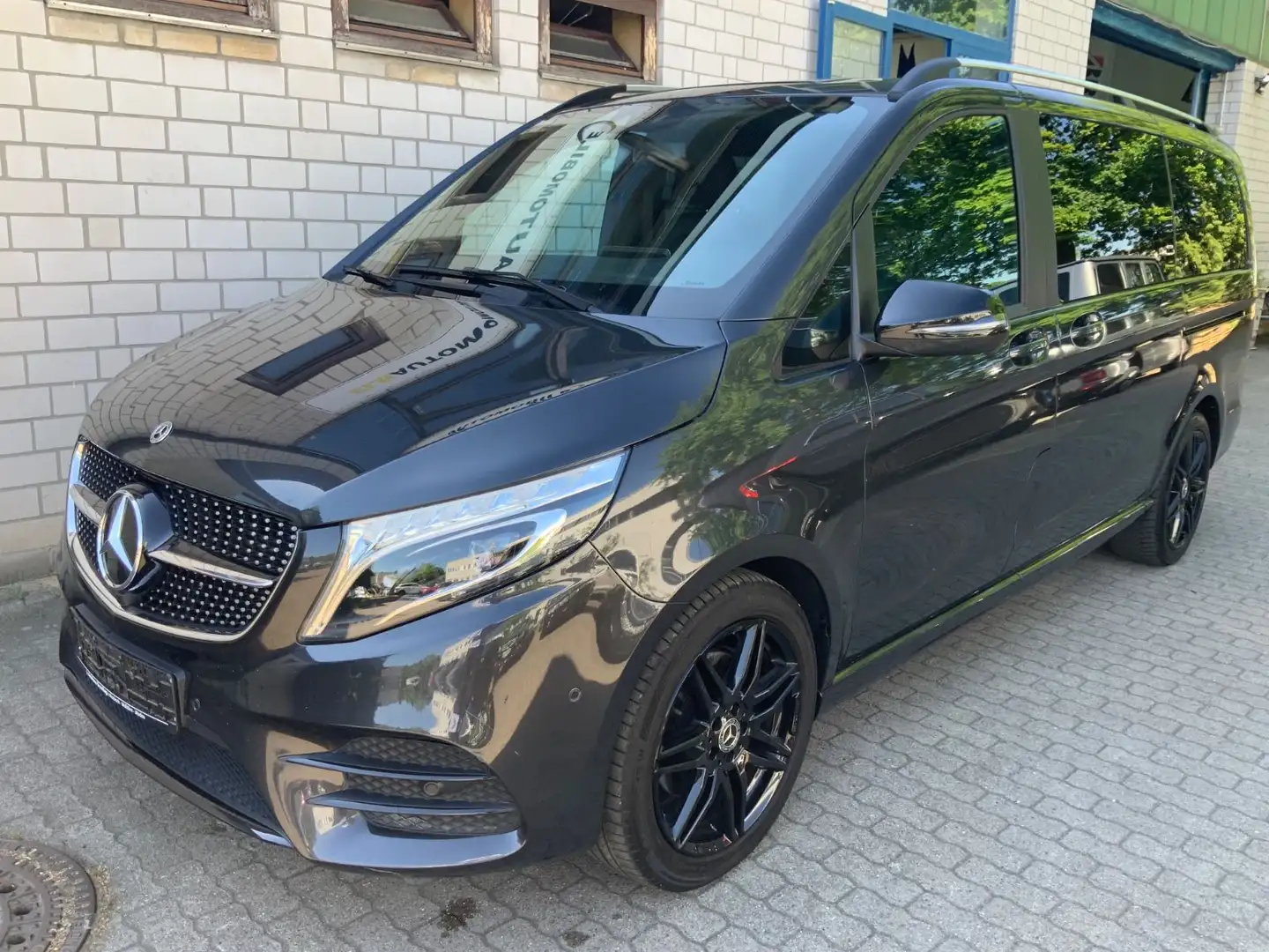 Mercedes-Benz V 300 d Edition AMG Lang Leder/AHK/Burmester/2Hd Grau - 2