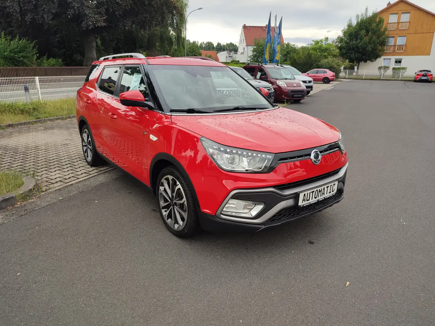 SsangYong XLV e-XGi 160 4WD Automatik Quartz Rot - 1