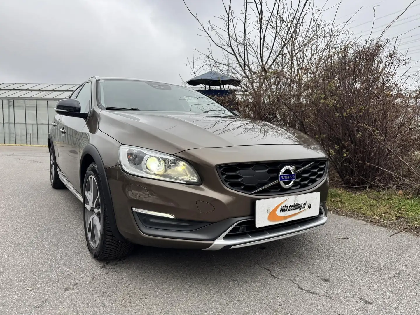 Volvo V60 Cross Country Cross Country D3 Kinetic Navi Kamera *Servicebuch* Kahverengi - 1