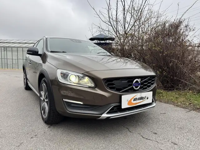 Volvo V60 Cross Country Cross Country D3 Kinetic Navi Kamera *Servicebuch*