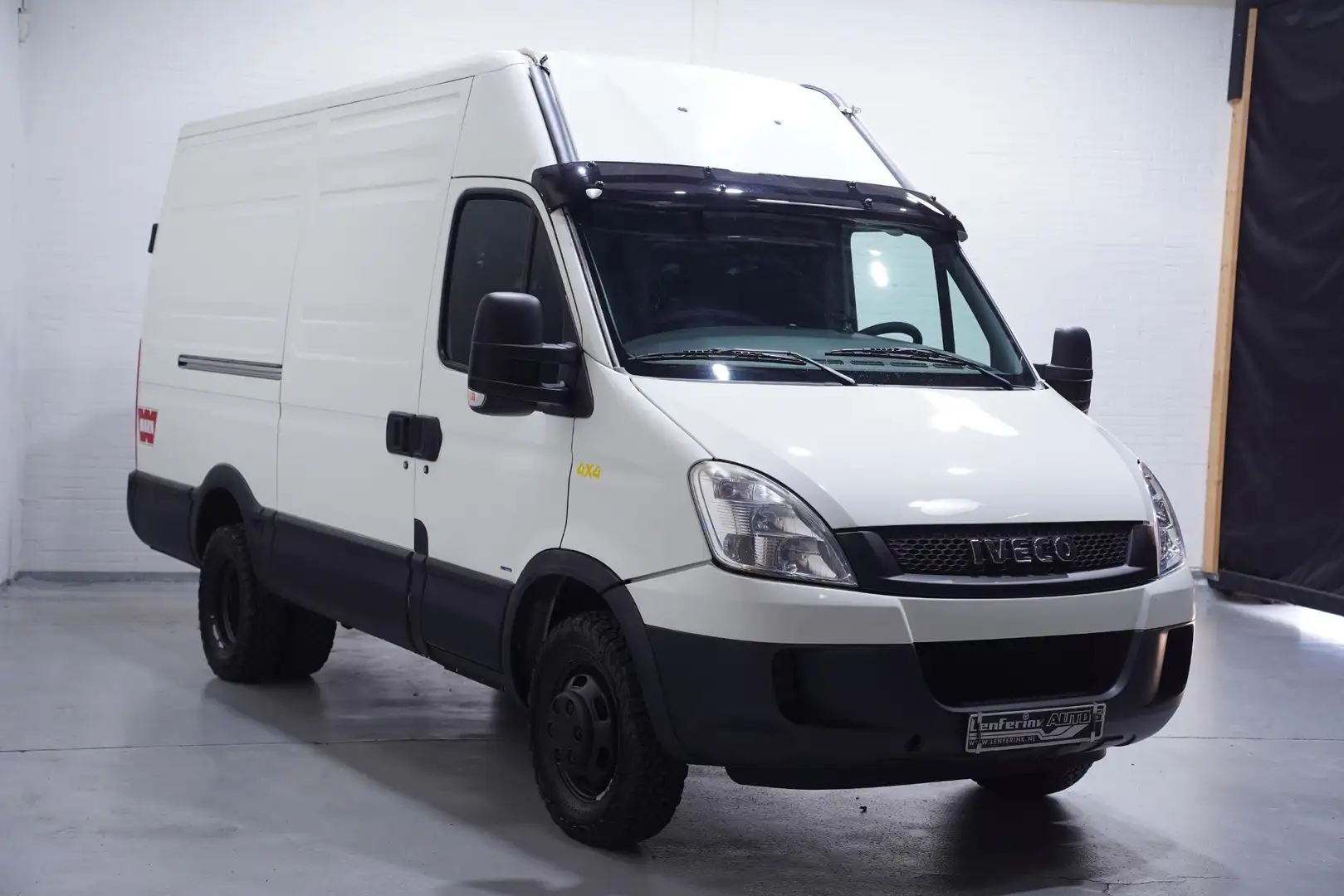 Iveco Daily 40C15 L2H2 Special edition trekhaak 3500kg APK 4-2 Wit - 2