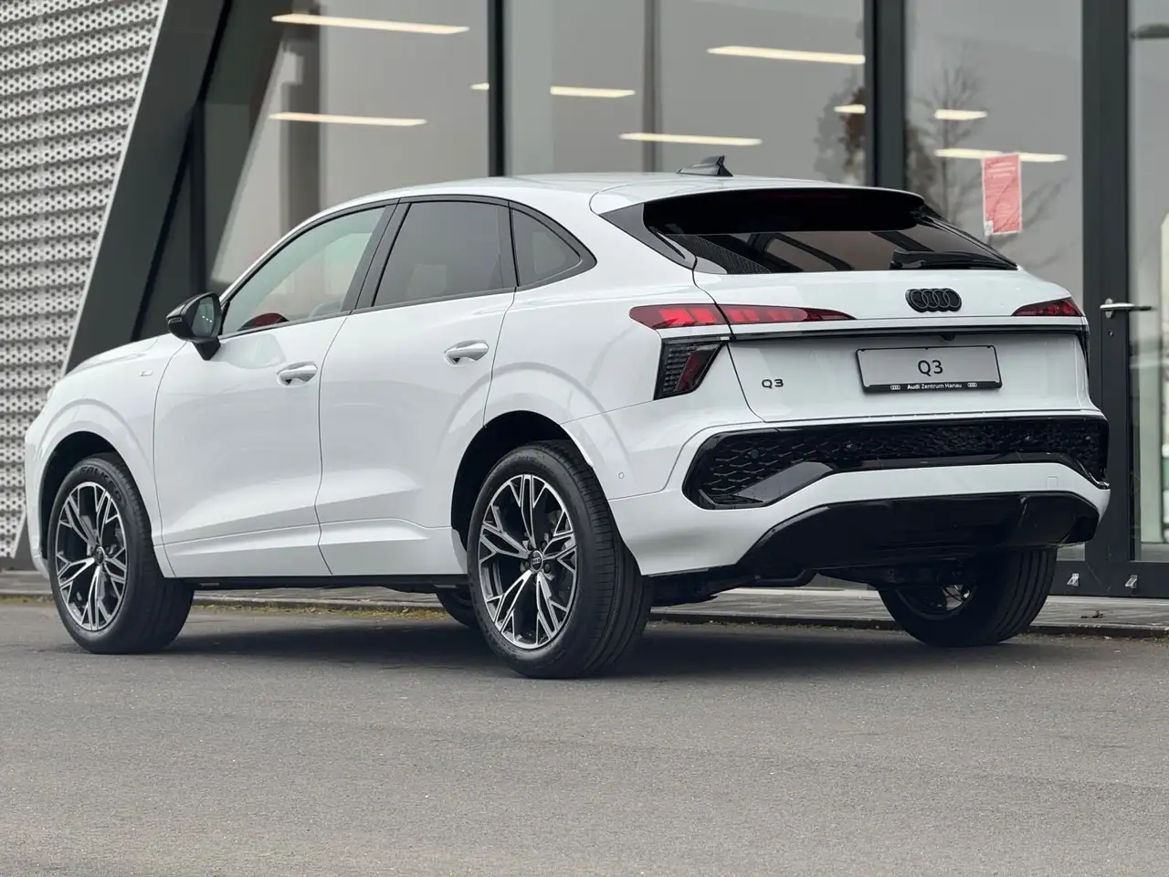 Audi Q3 TFSI SLINE*TECHPLUS*LEDPLUS*AHK*KLI 3