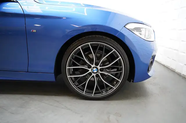BMW 1 Series view 10