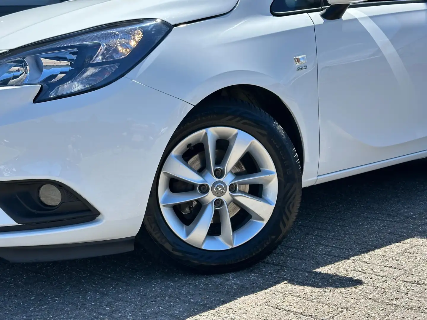 Opel Corsa 1.4 Cosmo | CRUISECR | CarPlay | Airco | PDC Blanc - 2