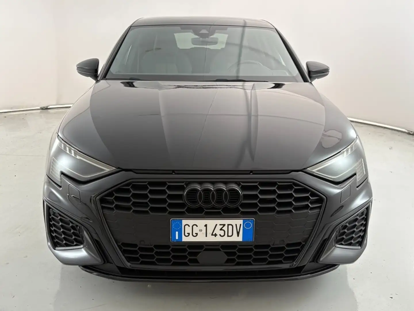 Audi A3 Sportback 40 1.4 tfsi e S line edition s-tronic Zwart - 2