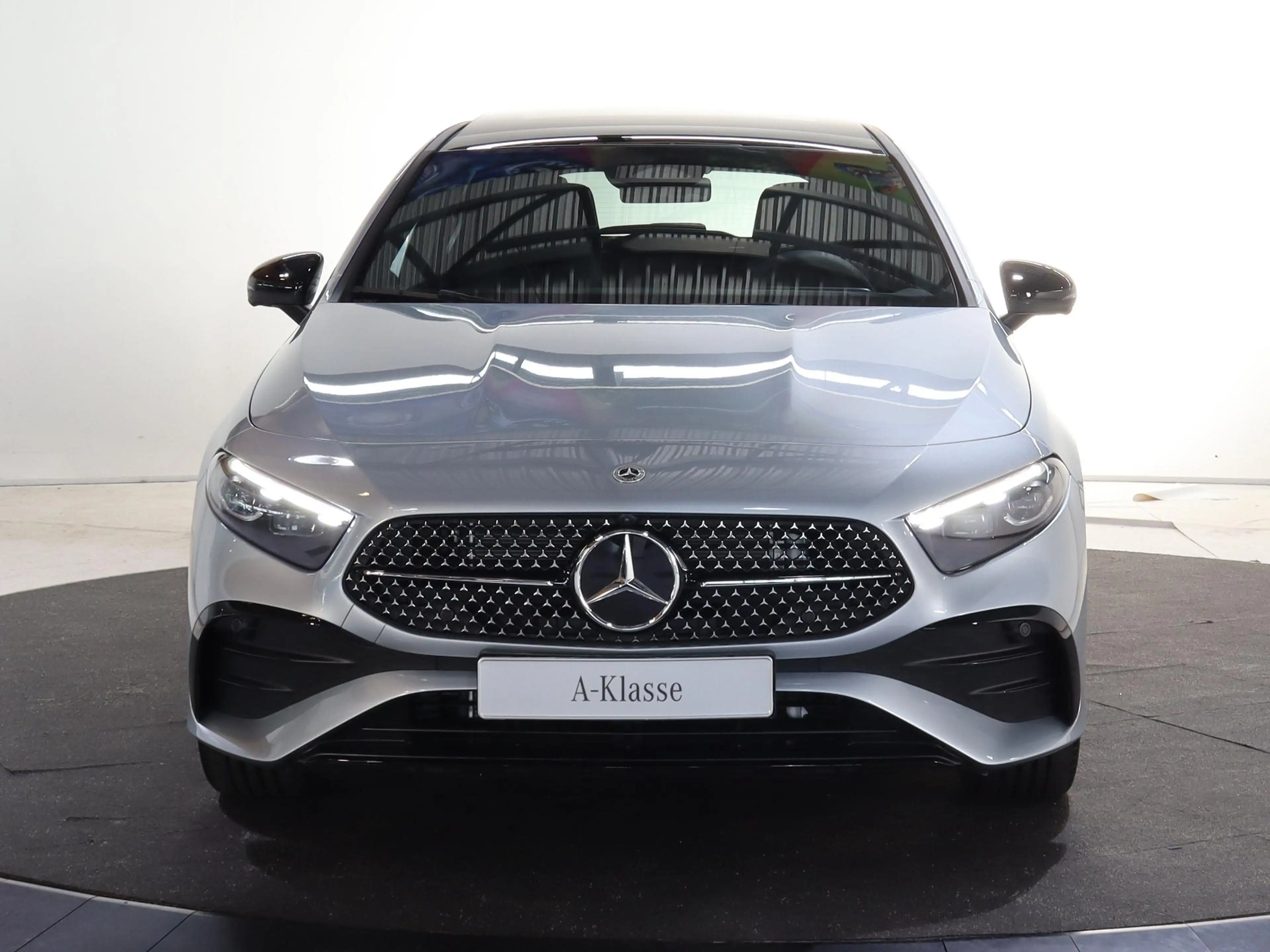 Mercedes-Benz A 250 250e Business Solution AMG | Panoramadak | Premium — photo 3
