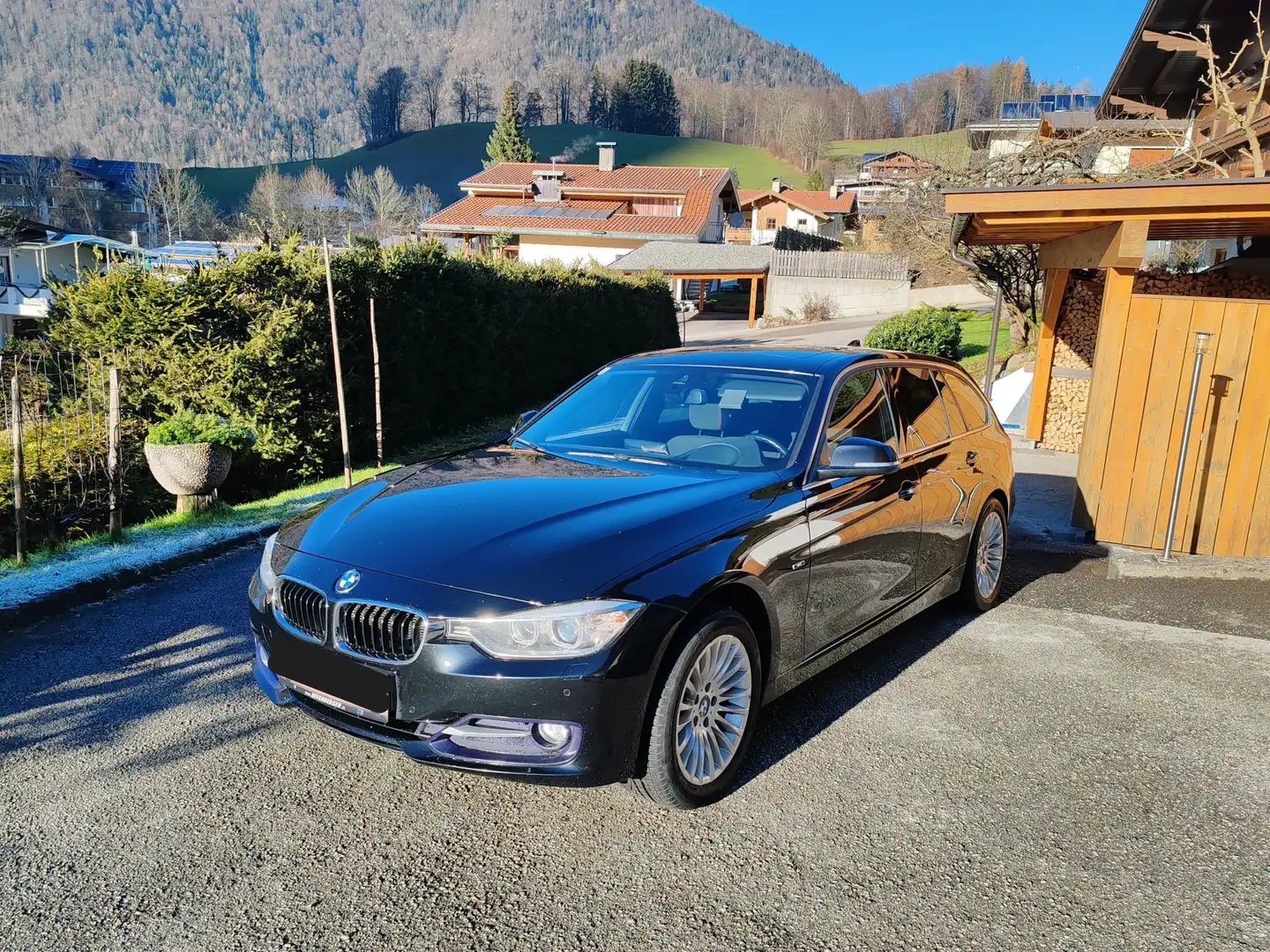 BMW 320 320d xDrive Touring Österreich-Sport Paket Černá - 1