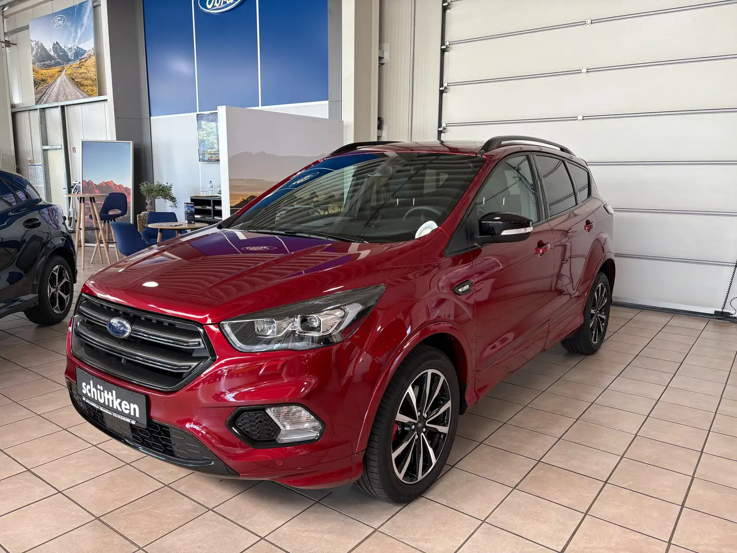 Ford Kuga 1.5 EcoBoost Aut. ST-Line NAVI, XENON, PANO, CAM Rood - 1