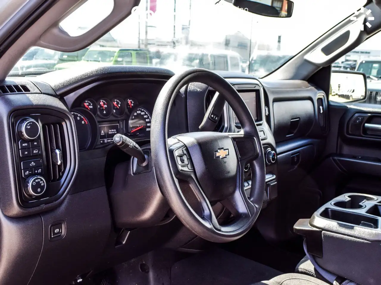 Chevrolet Silverado 1500 снимка Chevrolet Silverado 1500