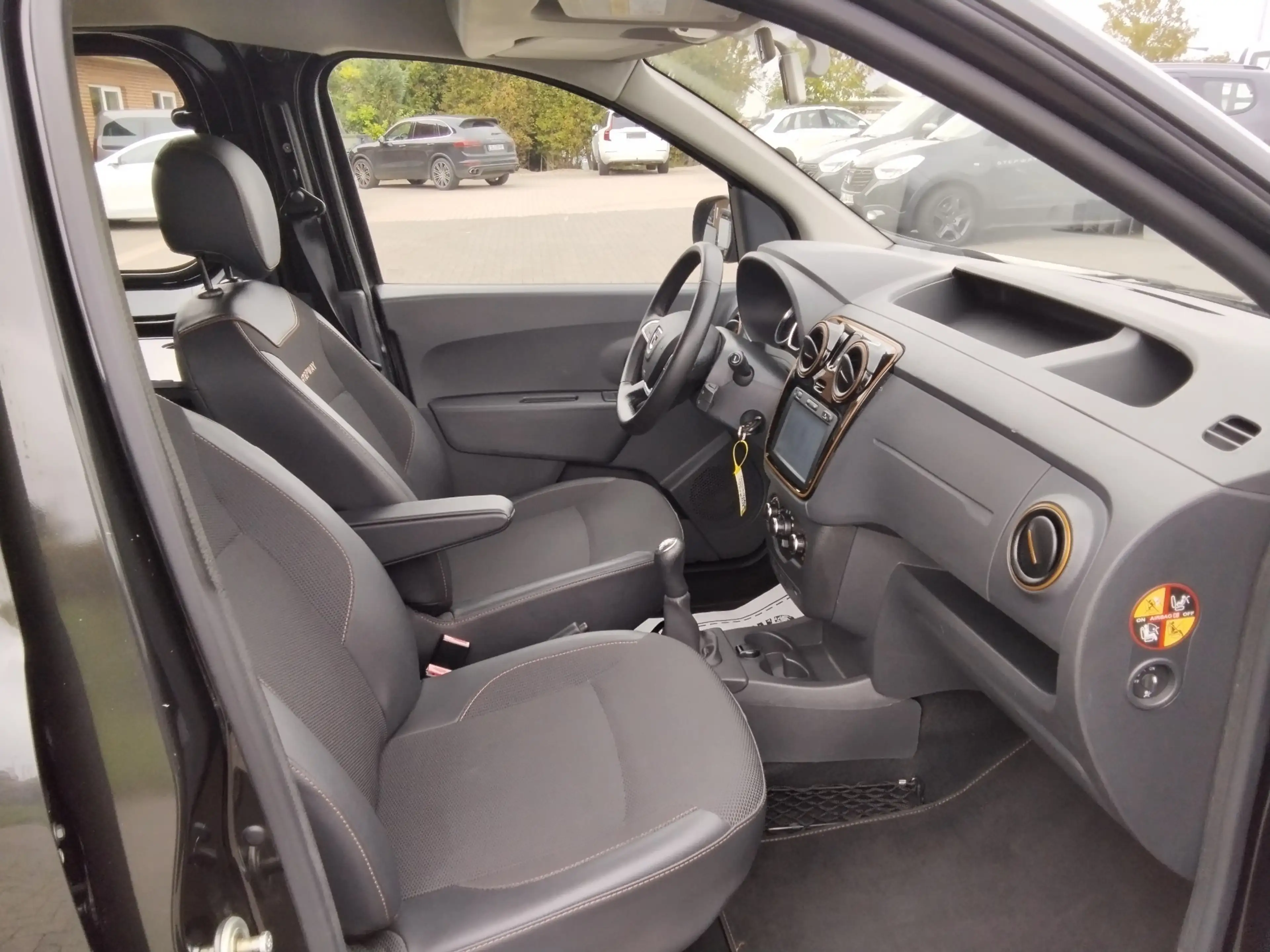 Dacia Dokker 1.2TCe Stepway Celebration/1.Hnd./PDC/NAVI/Infotai — photo 12