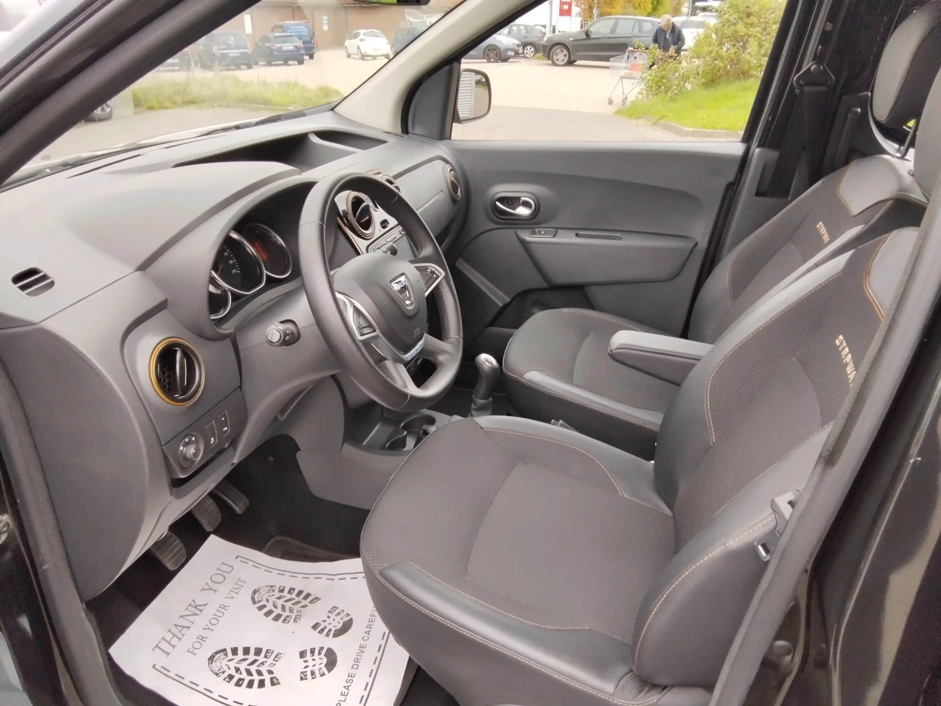 Dacia Dokker 1.2TCe Stepway Celebration/1.Hnd./PDC/NAVI/Infotai — photo 8