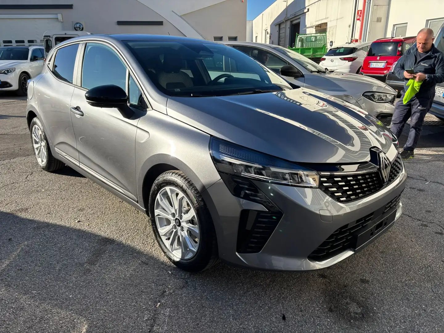 Renault Clio Clio 1.0 eco-g Generation 100cv freedom Plateado - 2