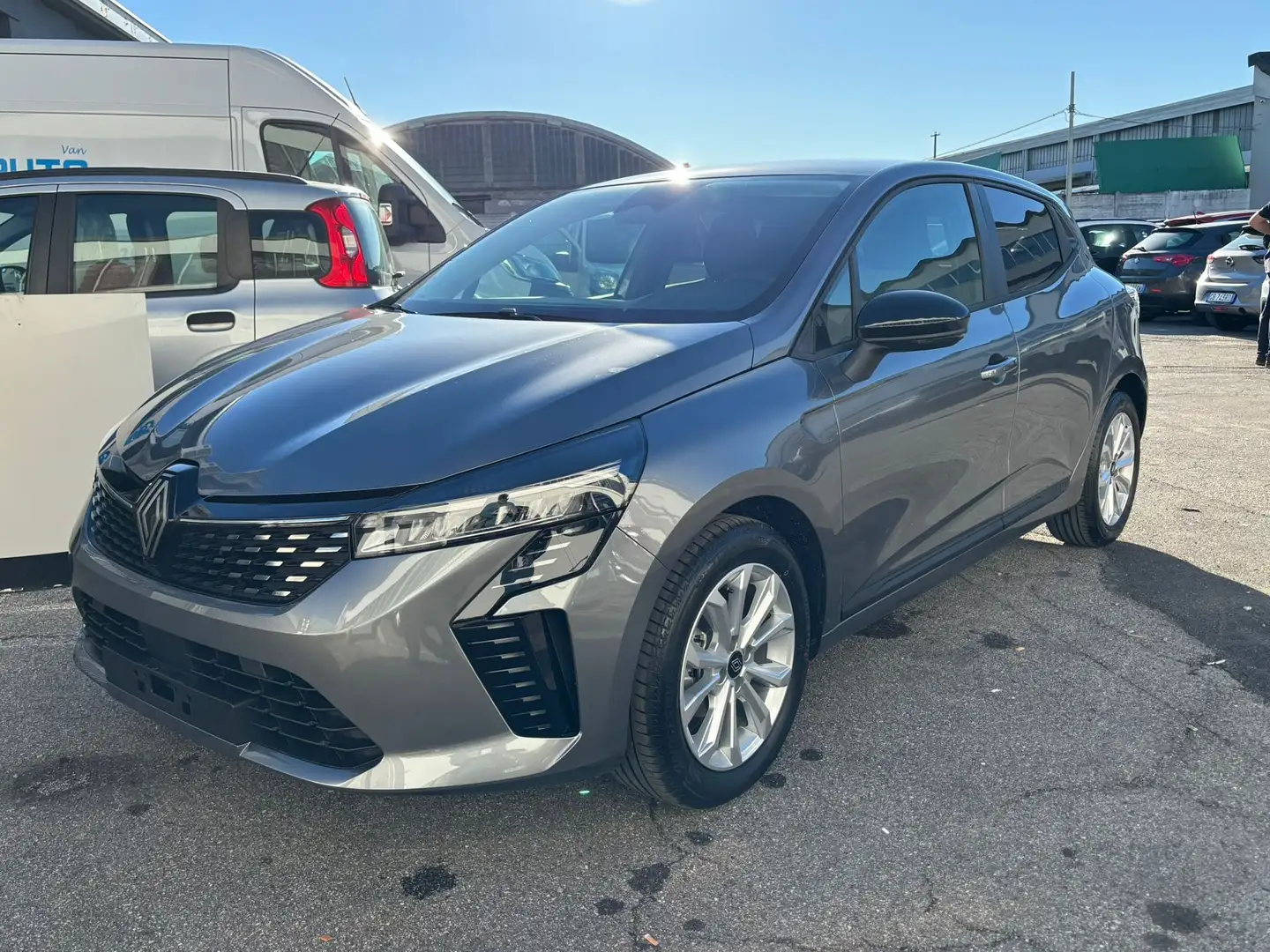 Renault Clio Clio 1.0 eco-g Generation 100cv freedom Plateado - 1