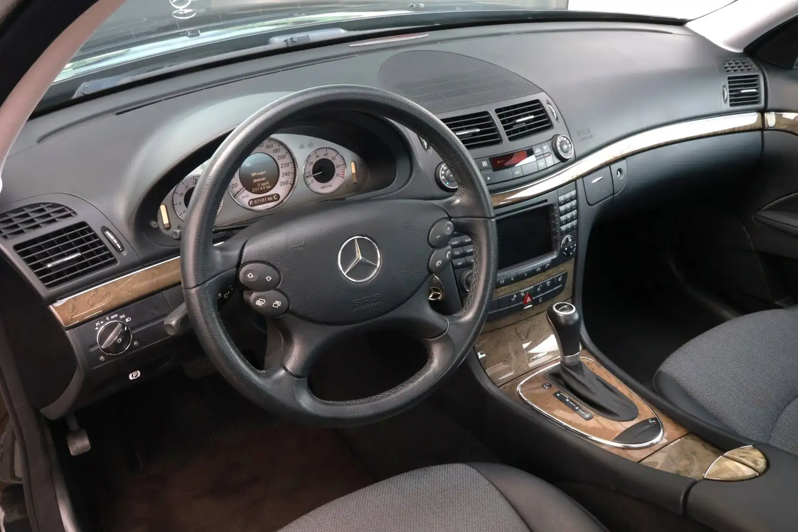 Mercedes-Benz E 230 Avantgarde | Ultieme Youngtimer | Top conditie ! Negro - 2