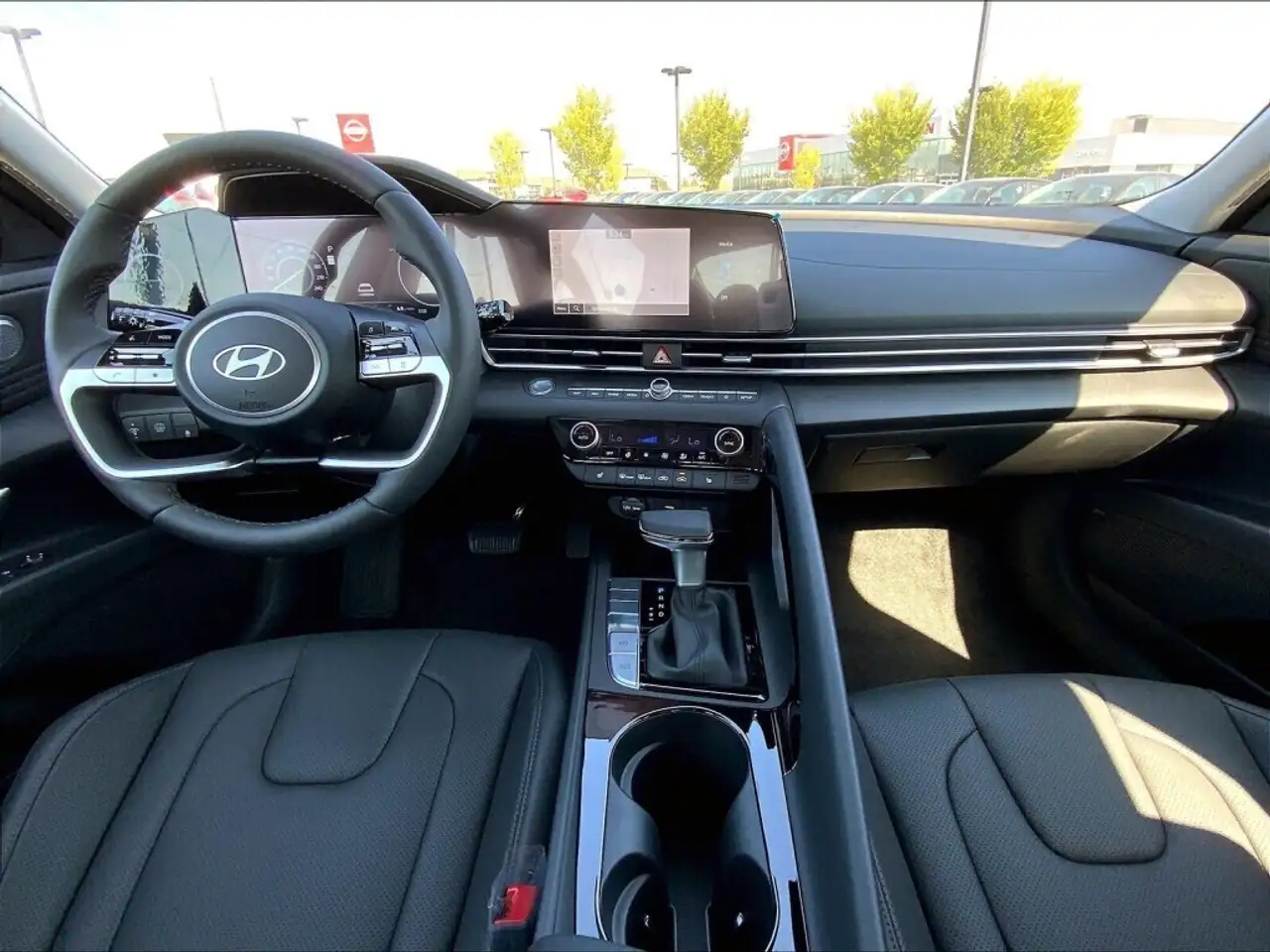Hyundai ELANTRA снимка Hyundai ELANTRA