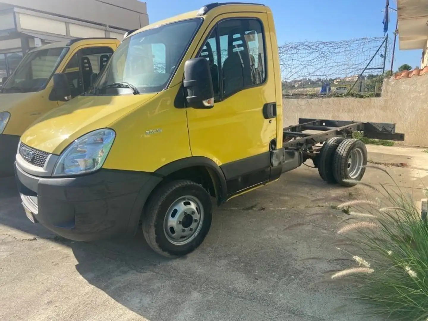 Iveco Daily 35C13 passo 3000 Sárga - 2