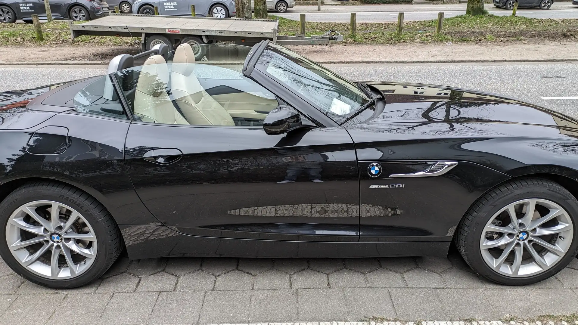 BMW Z4 Z4 sDrive20i Schwarz - 1