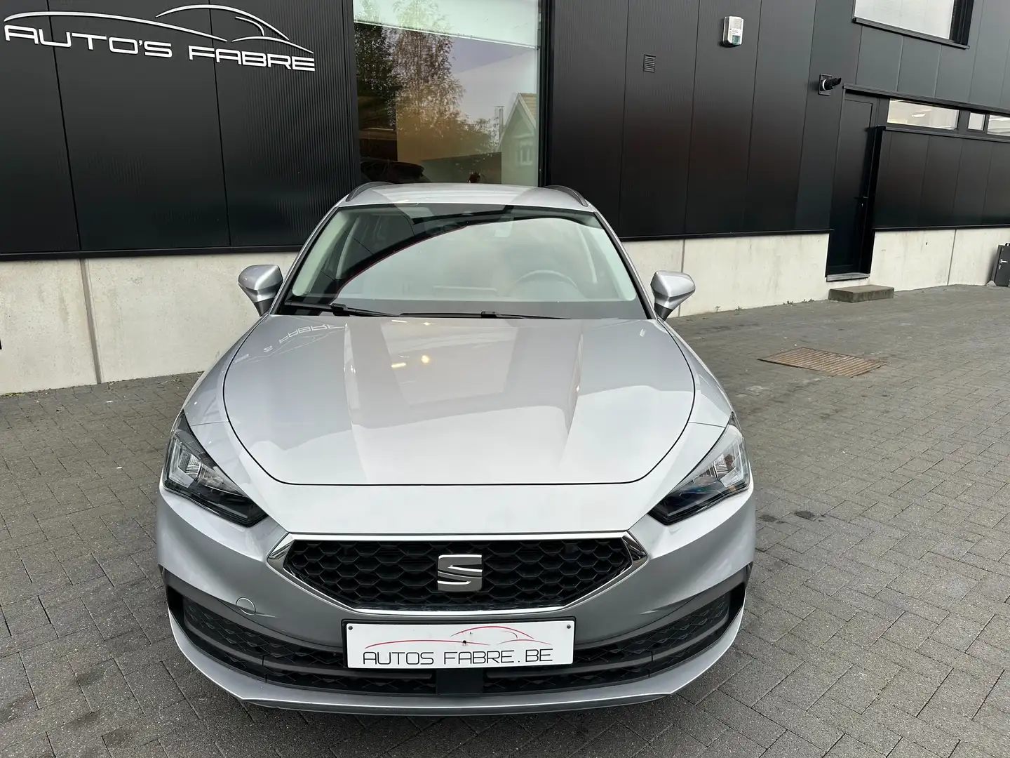 SEAT Leon 1.0 eTSI  DSG Sportstourer  Automaat 28000 km Argintiu - 2