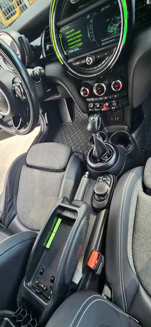 MINI Cooper SD Mini IV F55-F56 2014 2.0 3p auto - 2