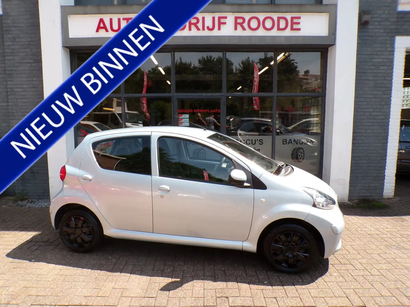 Toyota Aygo 1.0-12V + 5-Drs Automaat NAP,NIEUWE APK !!! Bleu - 1