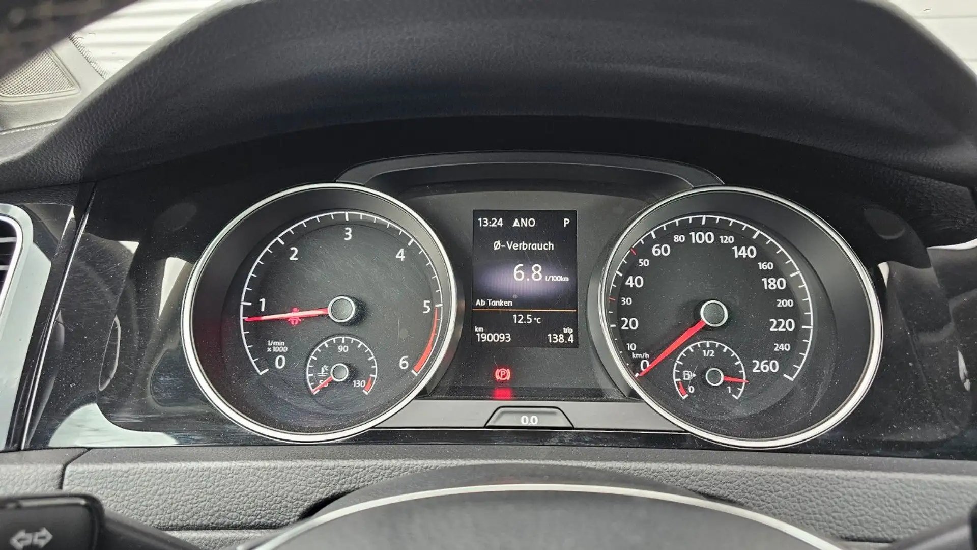 Volkswagen Golf VII Variant Cup BMT DSG ACC Spur Navi Černá - 2