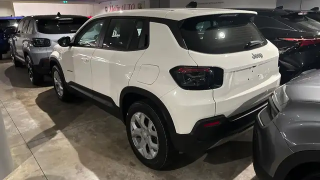 Jeep Avenger view 7