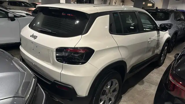 Jeep Avenger view 5