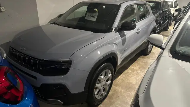 Jeep Avenger view 3