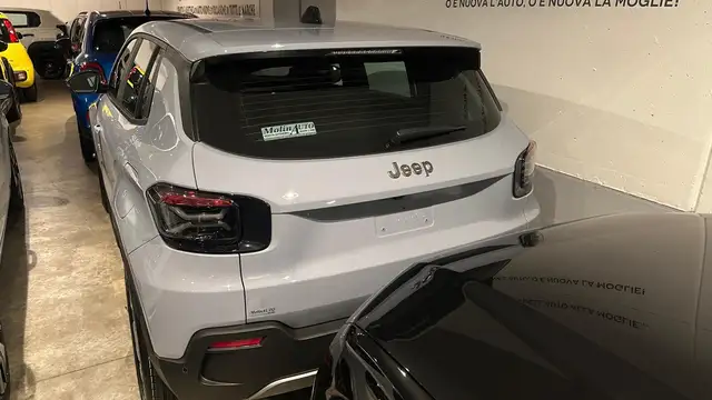Jeep Avenger view 4