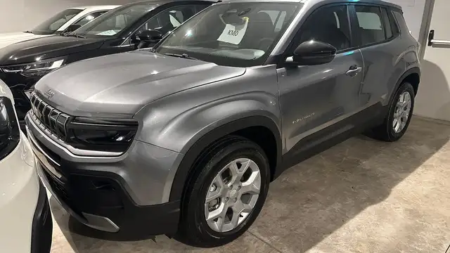 Jeep Avenger view 2