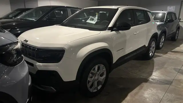Jeep Avenger main image