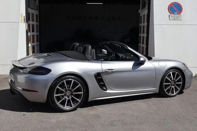 Porsche Boxster view 9