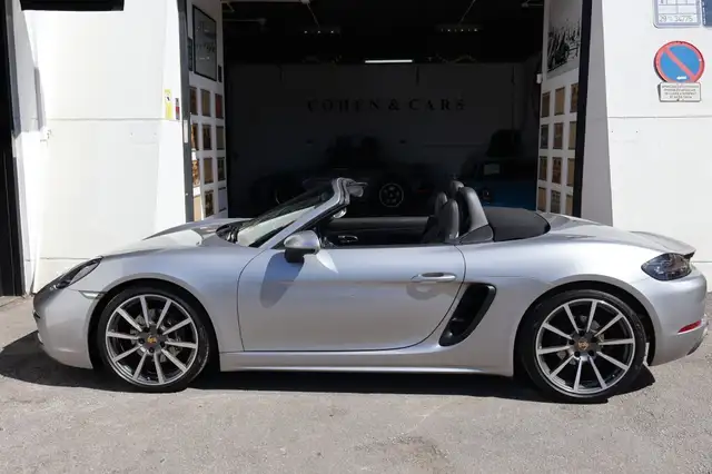 Porsche Boxster view 12