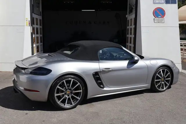 Porsche Boxster view 8